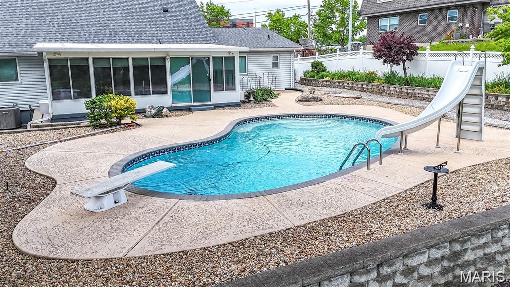 5556 Milburn Road Oakville, MO 63129 - Photo 35 of 45