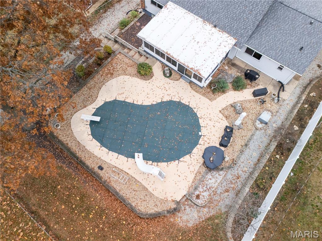 5556 Milburn Road Oakville, MO 63129 - Photo 37 of 45