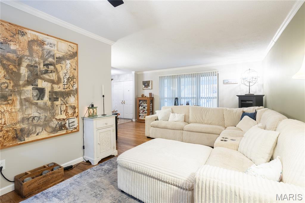 5556 Milburn Road Oakville, MO 63129 - Photo 6 of 45