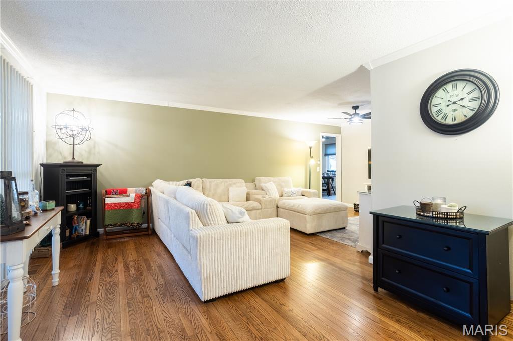 5556 Milburn Road Oakville, MO 63129 - Photo 8 of 45