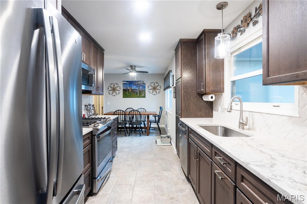 5556 Milburn Road Oakville, MO 63129 - Photo 10 of 45