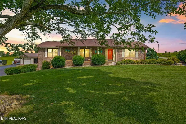 $650,000 | 829 Oak Grove Road, Madisonville, TN 37354