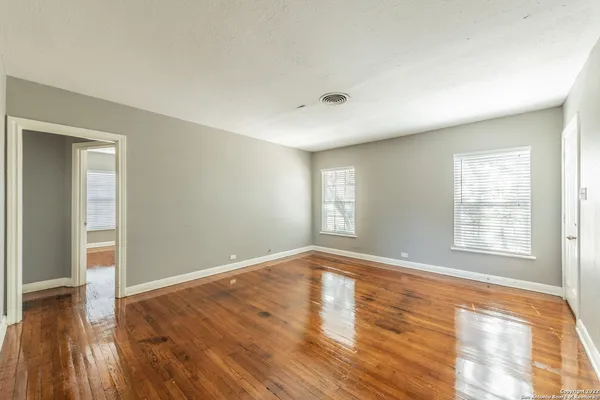 $1,150 | 553 Club Drive, Unit 4, San Antonio, TX 78201