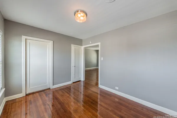 $1,150 | 553 Club Drive, Unit 4, San Antonio, TX 78201