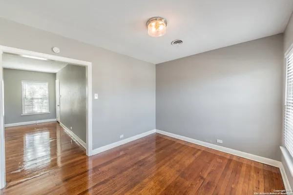 $1,150 | 553 Club Drive, Unit 4, San Antonio, TX 78201