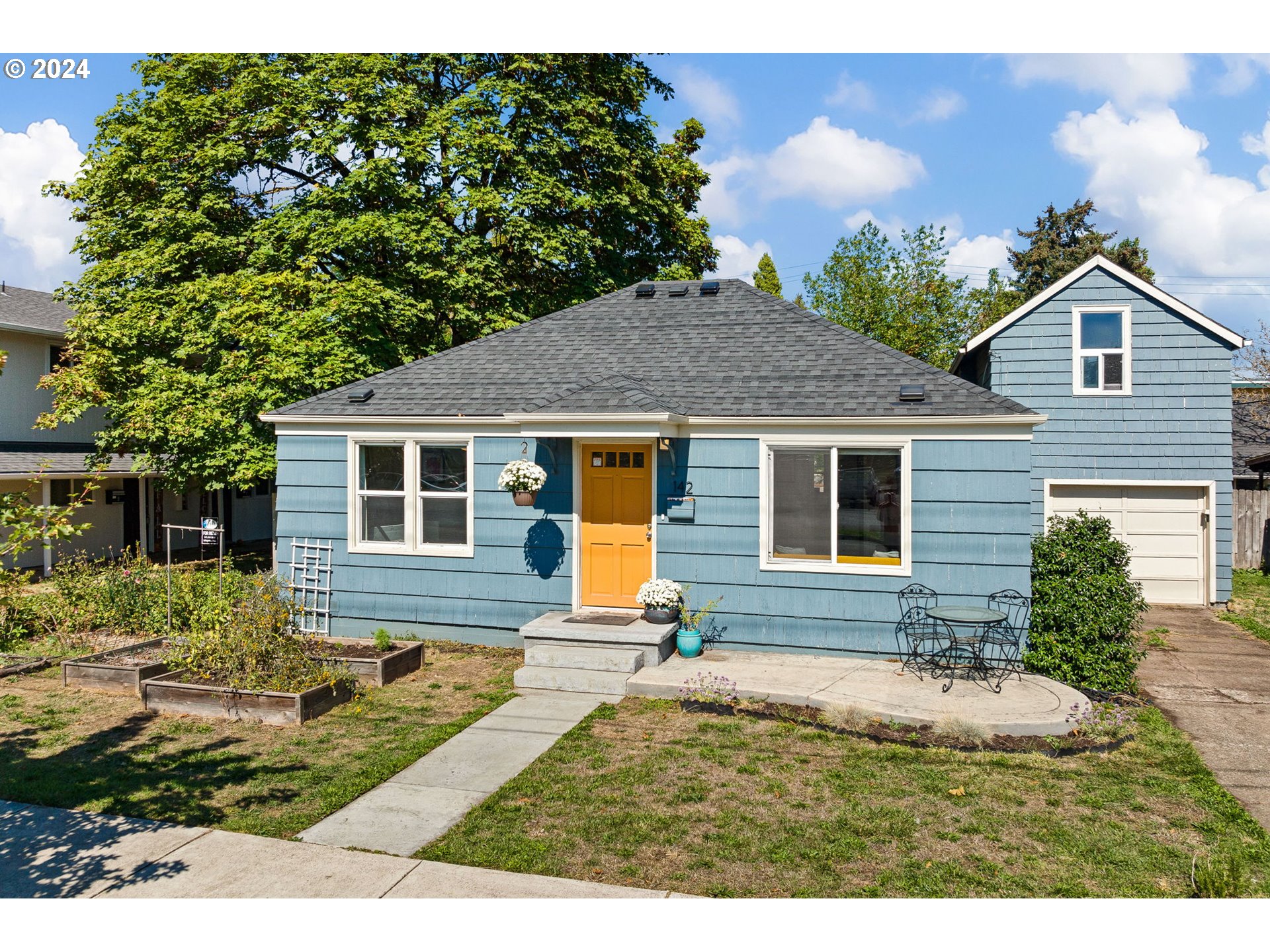 142 E Street Springfield, OR 97477 - Photo 3 of 48