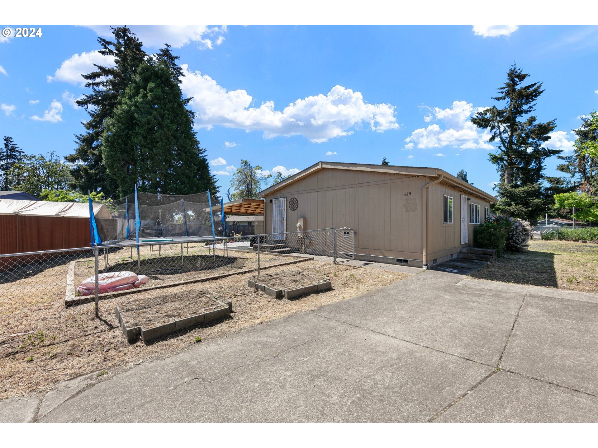 669 54th Street Springfield, OR 97478 - Photo 14 of 39