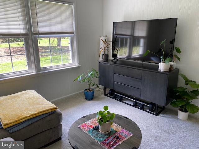 2181 Warwick Road Jamison, PA 18929 - Photo 6 of 15 Family Room