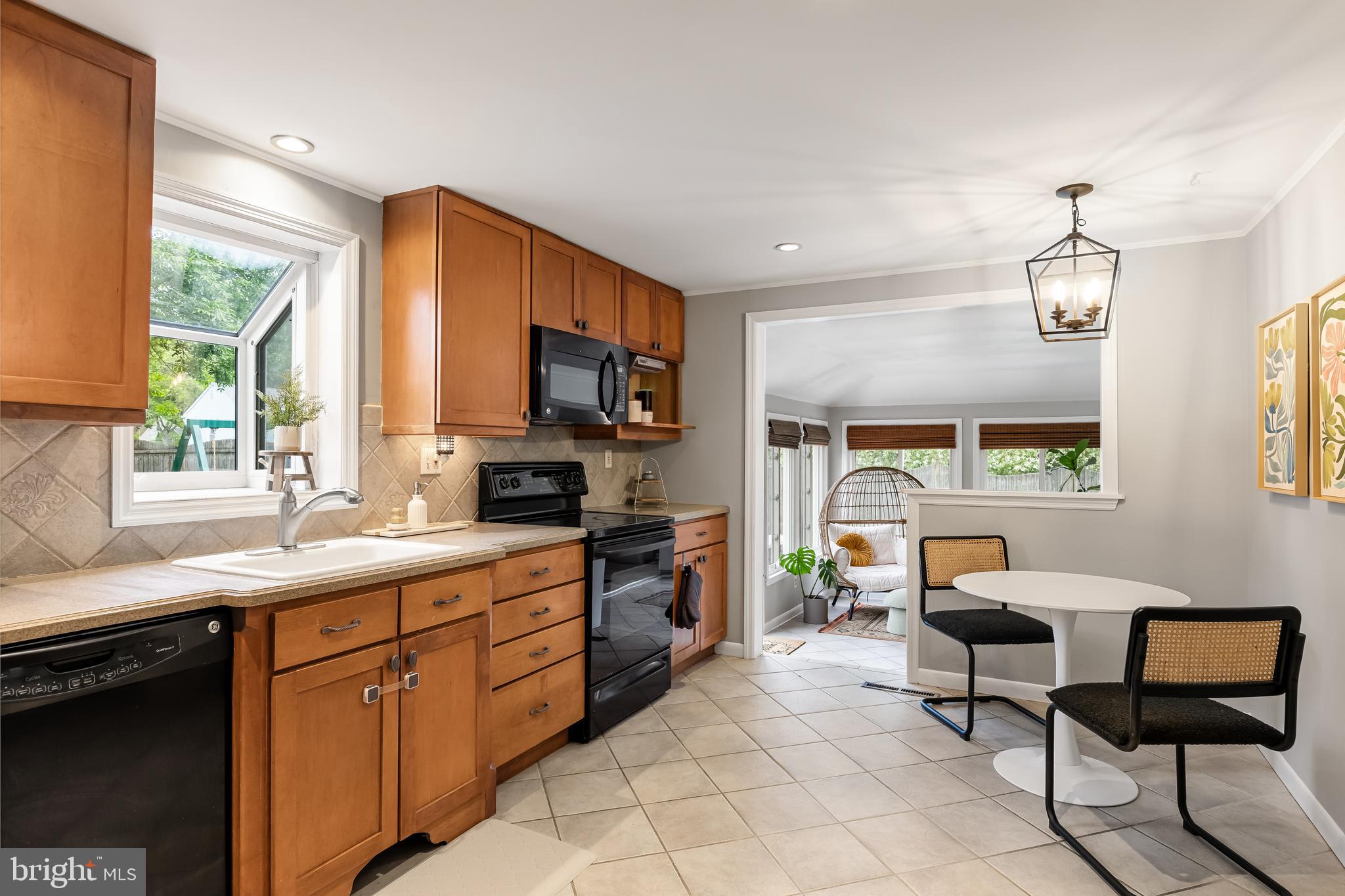 465 Covered Bridge Road Cherry Hill, NJ 08034 - Photo 10 of 37 Gallery Image 10