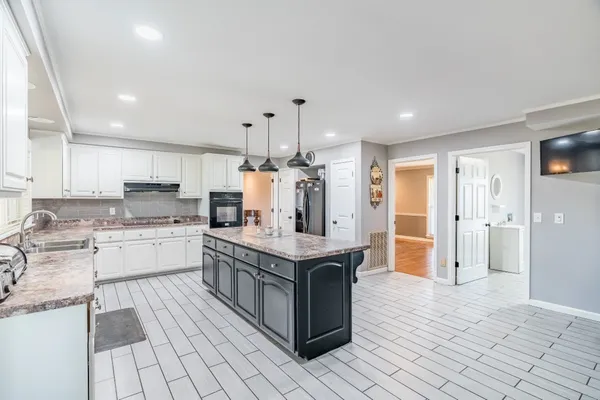 $589,900 | 7135 Harmony Grove Road, Cerulean, KY 42215