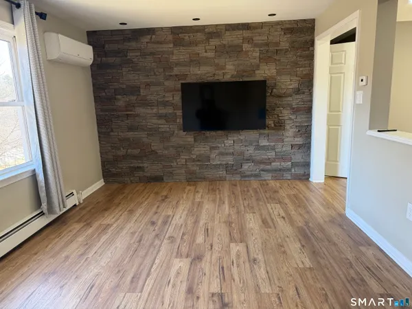 $2,400 | 101 Norfolk Road, Winchester, CT 06098