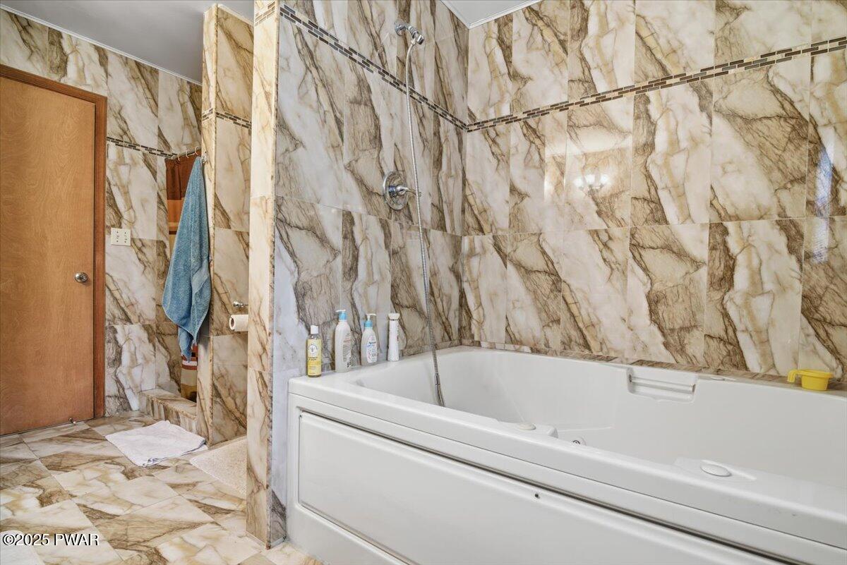135 Split Rock Road Newfoundland, PA 18445 - Photo 32 of 71