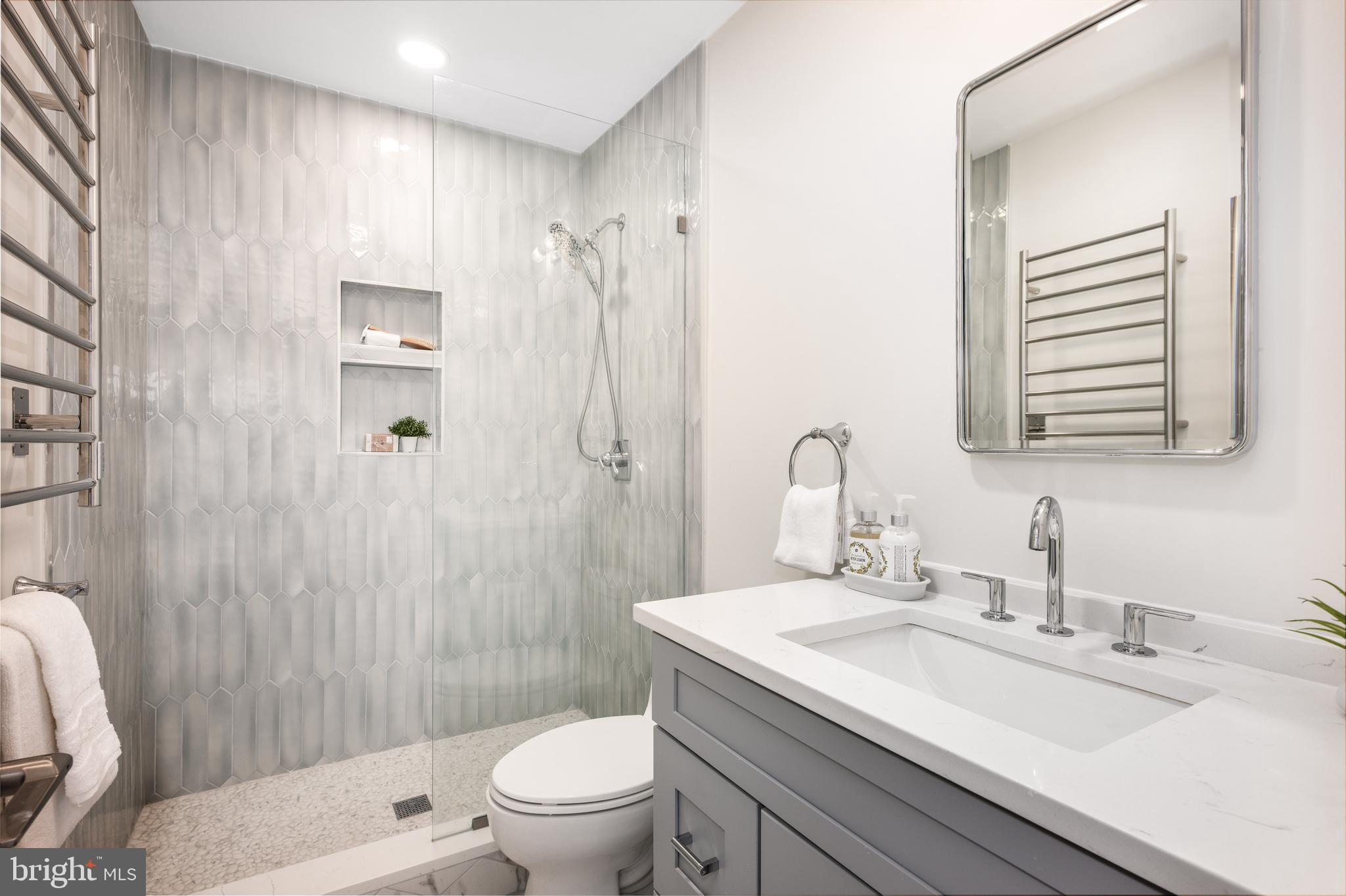 11908 Riding Loop Terrace North Potomac, MD 20878 - Photo 28 of 48 Main level Bath #2
