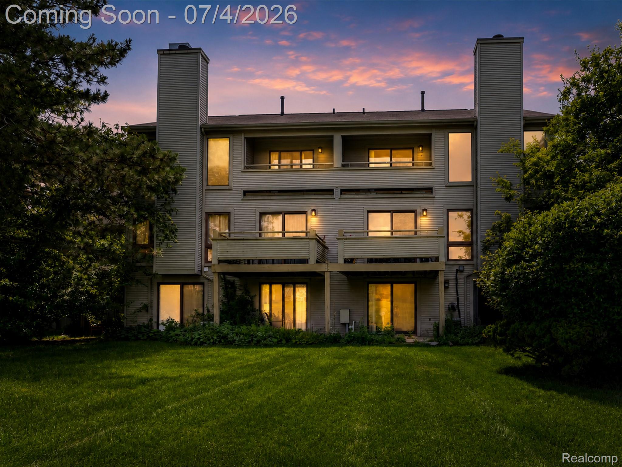 754 Ashley Circle West Rochester, MI 48307 - Photo 34 of 34 Sunset Back.jpg