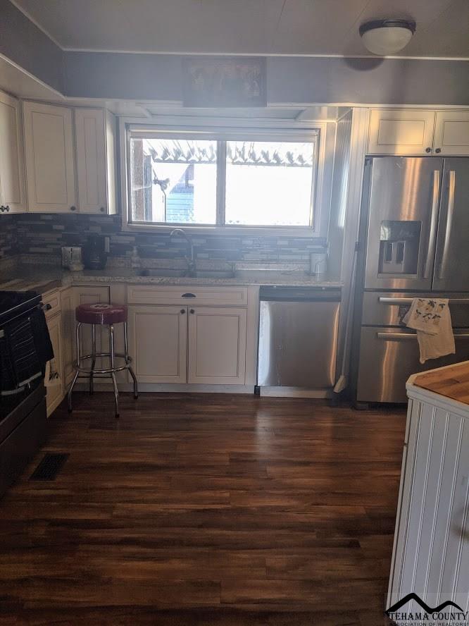 400 Hiram Page Road Yreka, CA 96097 - Photo 17 of 22