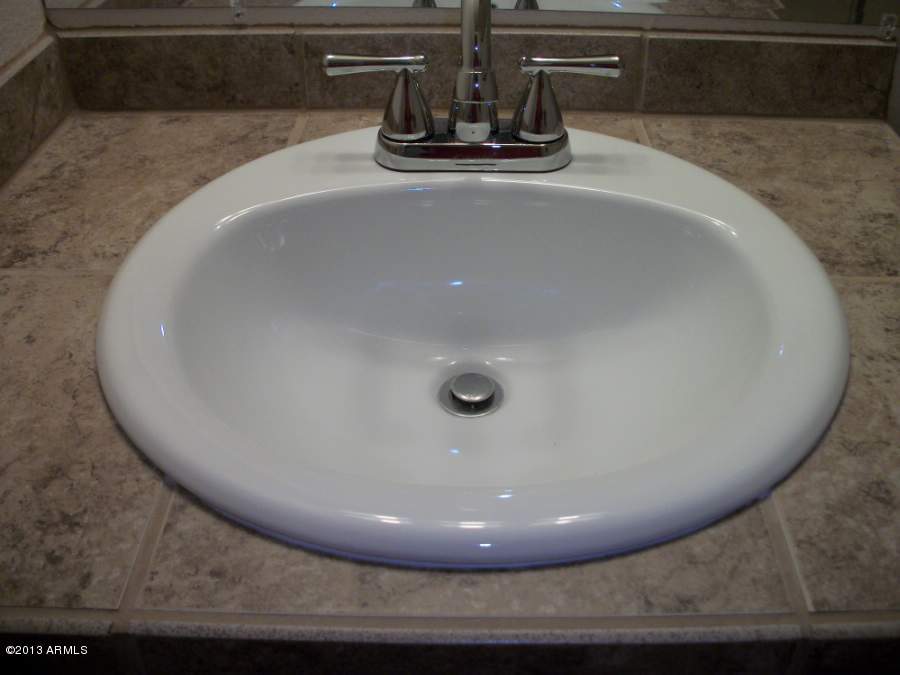 1015 East Redfield Road Tempe, AZ 85283 - Photo 12 of 20 A Redfield Upstairs bath2