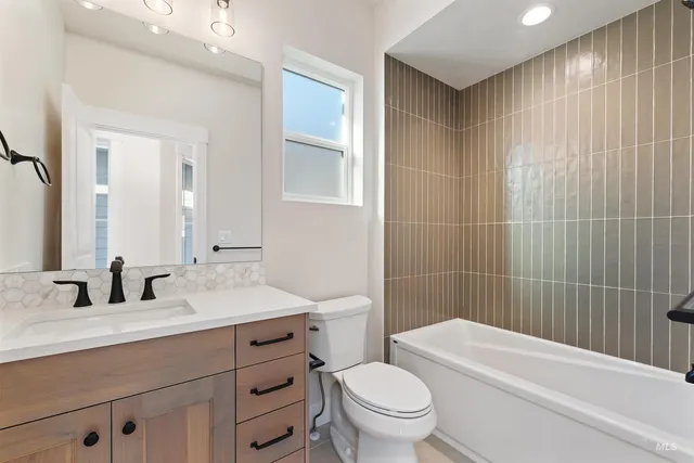 $599,880 | 6536 Lucy Drive, Eagle, ID 83714