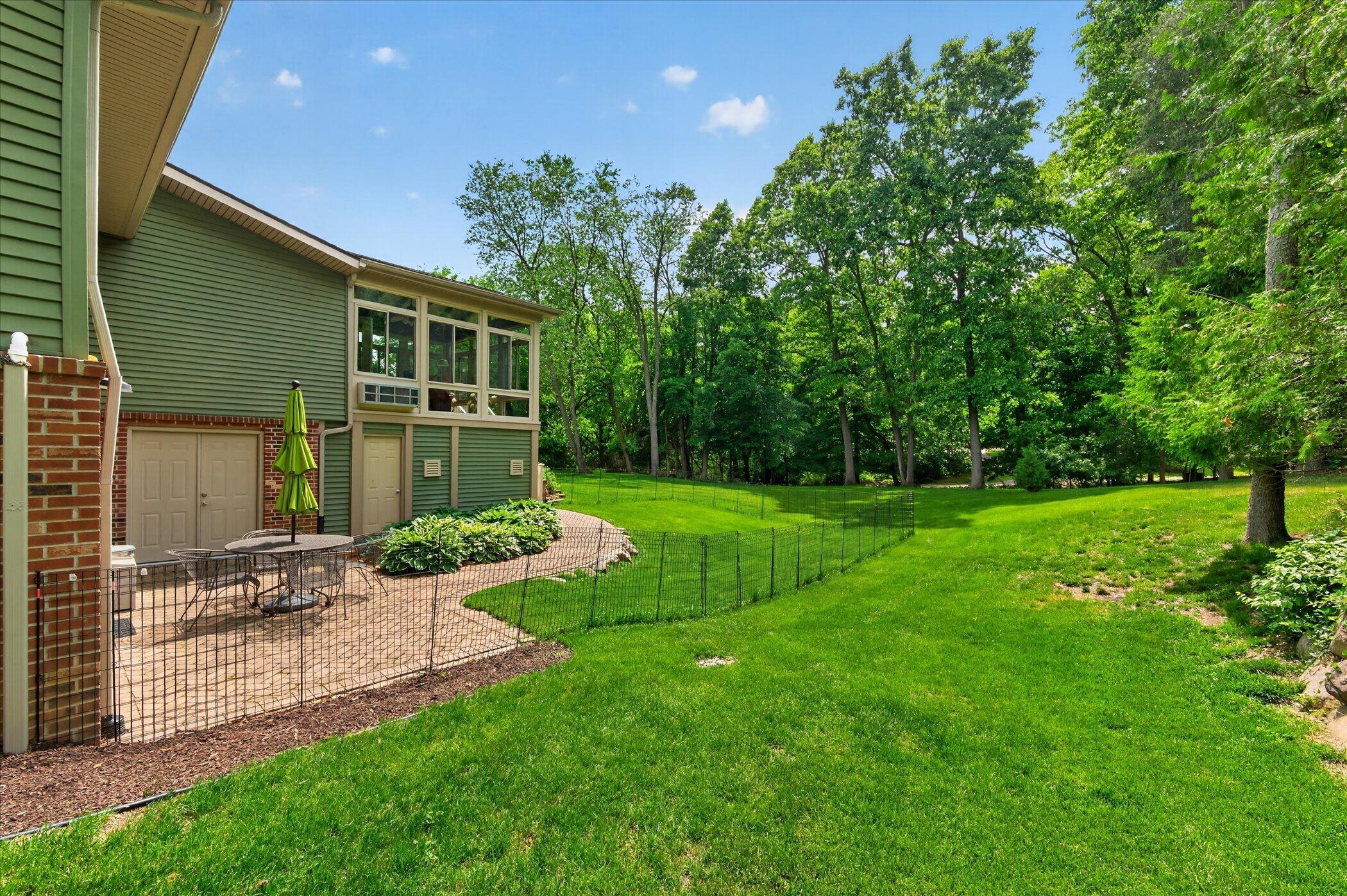 2801 North Tipsico Lake Road Hartland, MI 48353 - Photo 57 of 77 57-2801-N-Tipsico-Lake-Rd-WindowStill