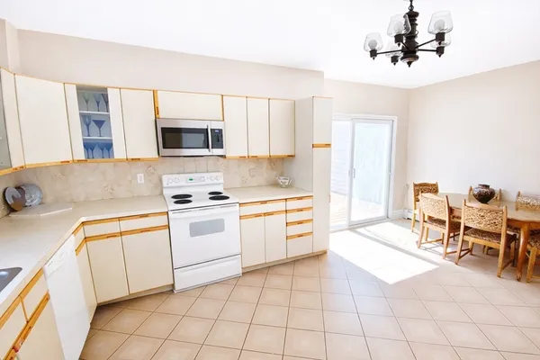 $5,300 | 208 Rawson Road, Unit 3, Brookline, MA 02445