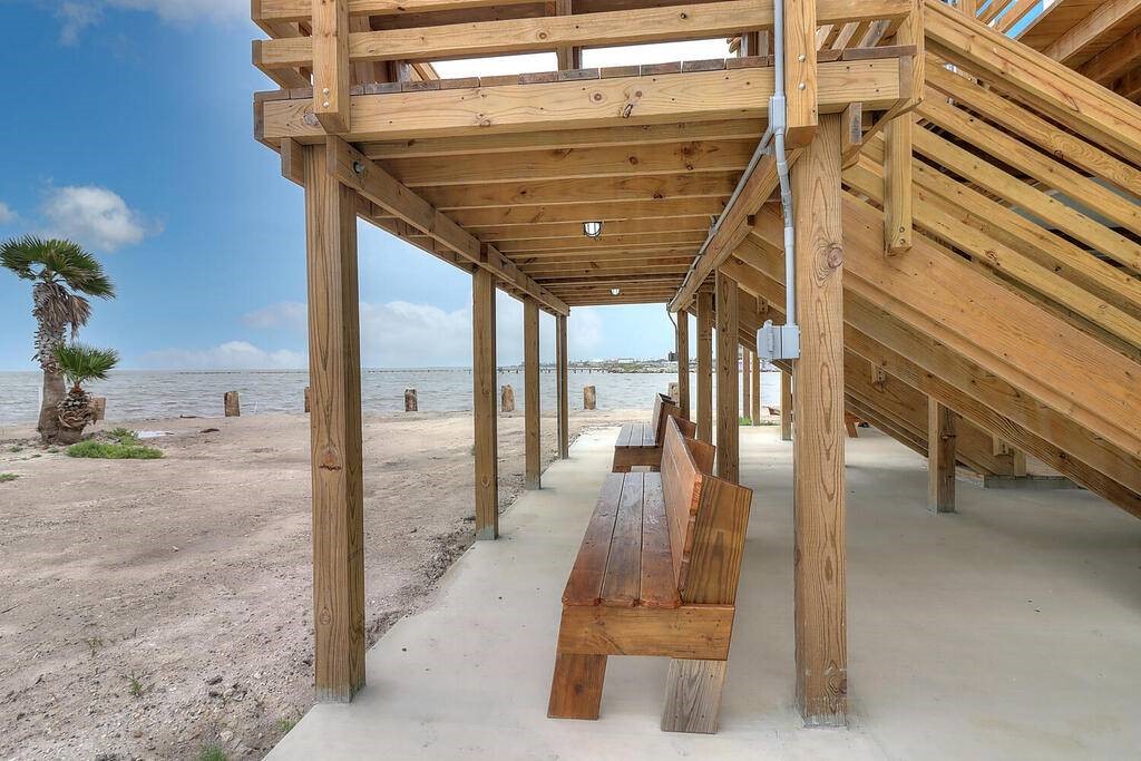 2445 Laguna Shores Road Corpus Christi, TX 78418 - Photo 34 of 39