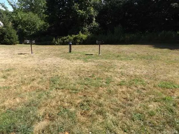 $2,700 | 2410 Highway 82, Unit 6, LaGrangeville, NY 12540