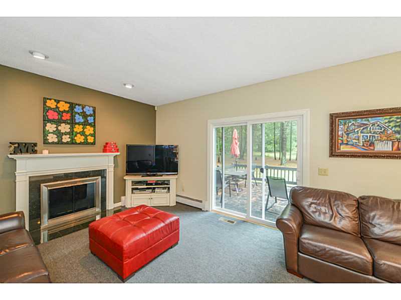 850 Laten Knight Road Cranston, RI 02921 - Photo 11 of 25 Living Room.