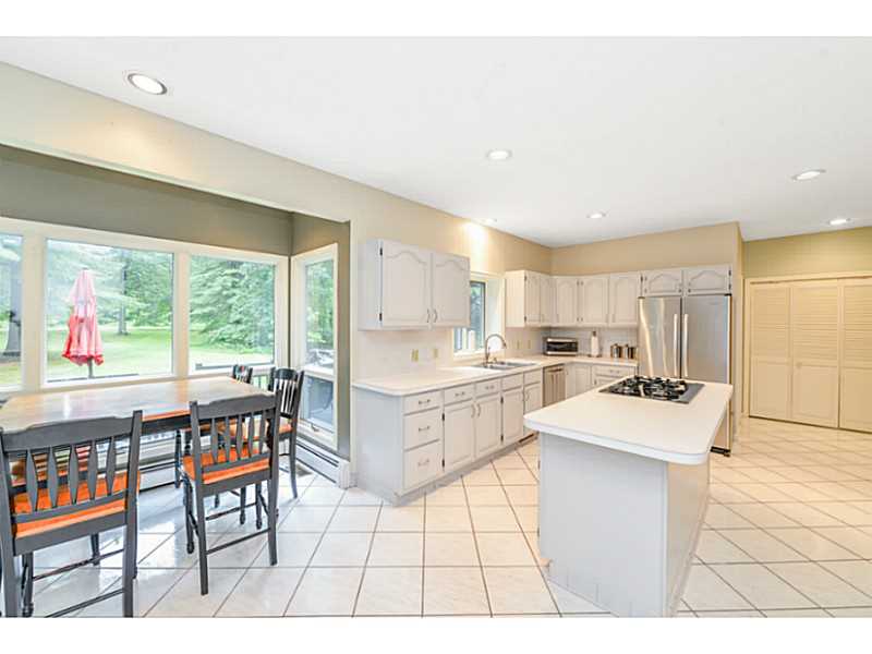 850 Laten Knight Road Cranston, RI 02921 - Photo 14 of 25 Kitchen.