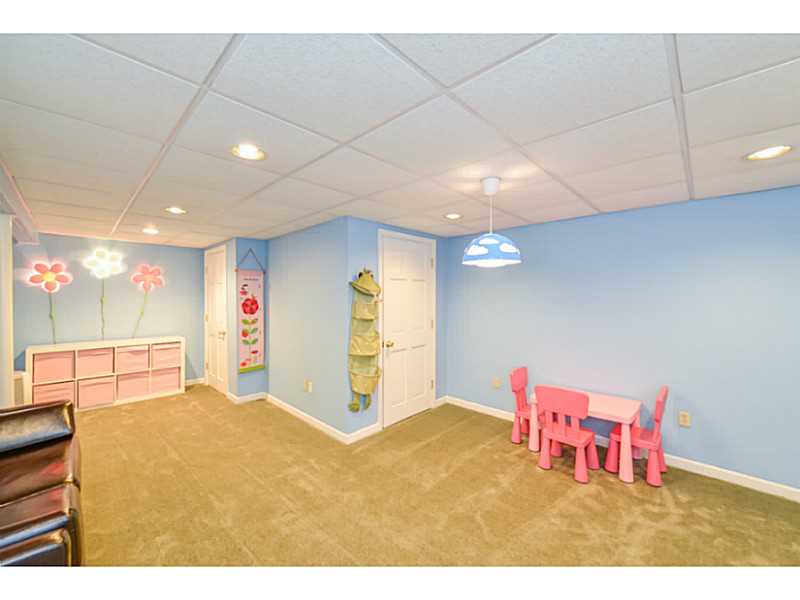 850 Laten Knight Road Cranston, RI 02921 - Photo 23 of 25 Other. Play area
