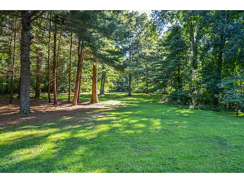 850 Laten Knight Road Cranston, RI 02921 - Photo 25 of 25 Yard/Garden.