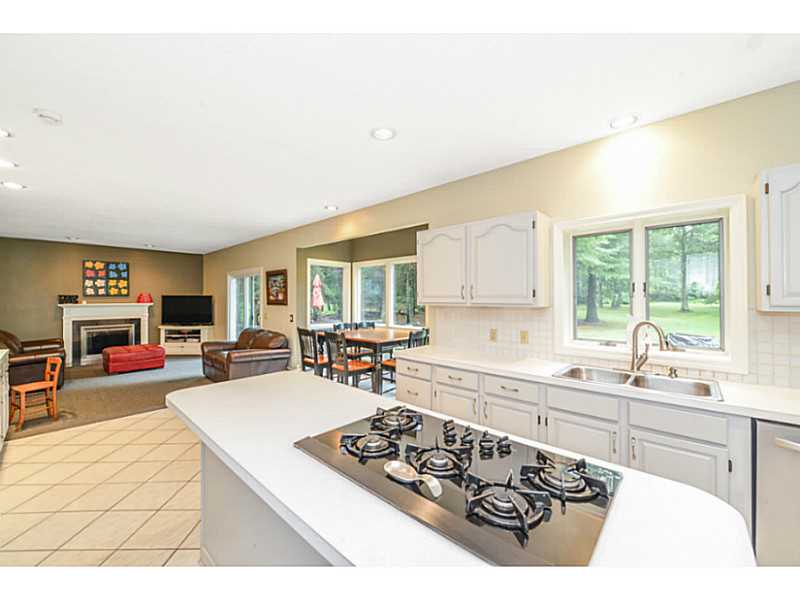 850 Laten Knight Road Cranston, RI 02921 - Photo 10 of 25 Kitchen.