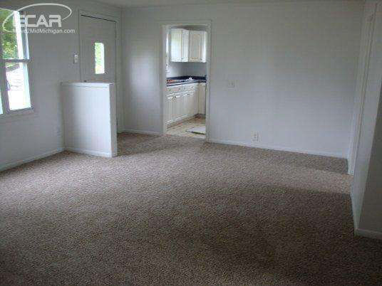 12380 Lennon Road Lennon, MI 48449 - Photo 6 of 12 21176075-5.JPG