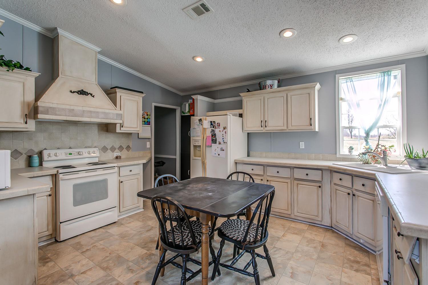 115 Colonial Road Hohenwald, TN 38462 - Photo 12 of 24 Gallery Image 12