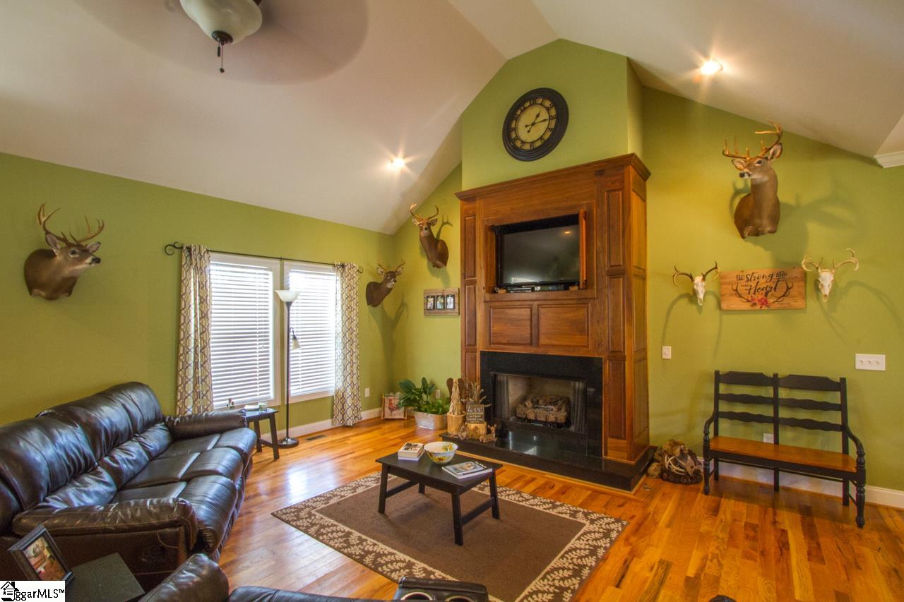 213 Latham Road Easley, SC 29640 - Photo 4 of 36 Gallery Image 4