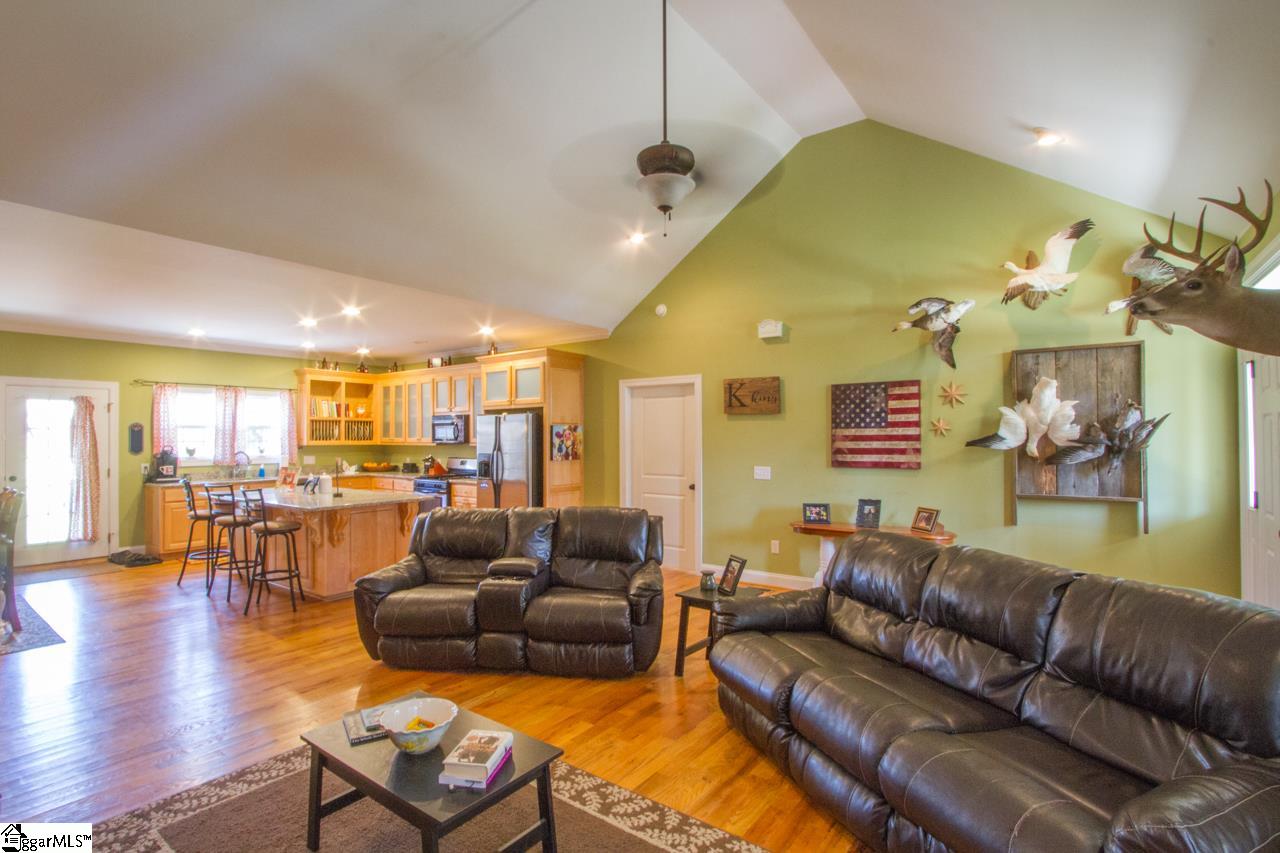 213 Latham Road Easley, SC 29640 - Photo 6 of 36 Gallery Image 6