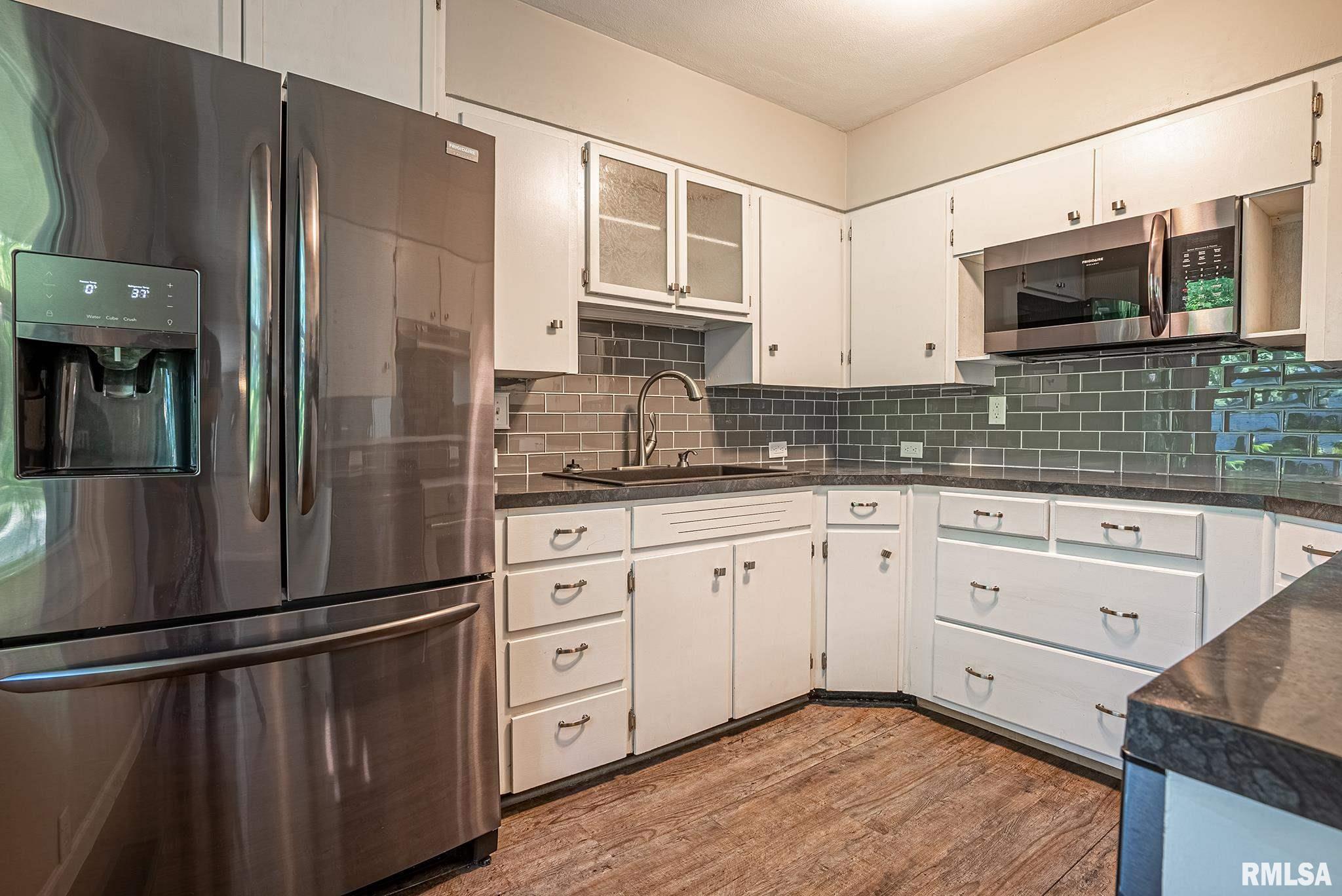 243 Edgewood Road Salem, IL 62881 - Photo 8 of 26 Gallery Image 8