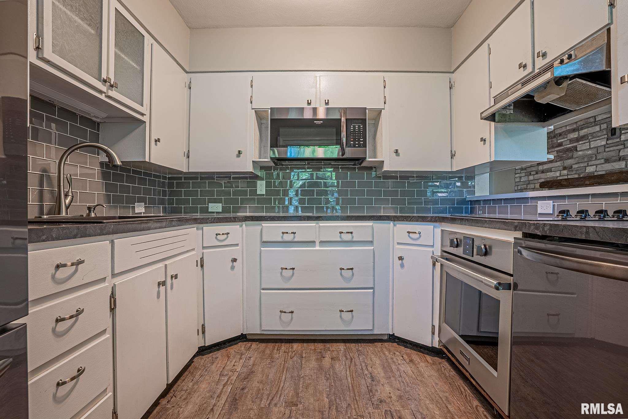 243 Edgewood Road Salem, IL 62881 - Photo 10 of 26 Gallery Image 10