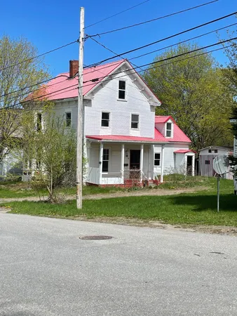 $84,900 | 52 Church Street, Calais, ME 04619