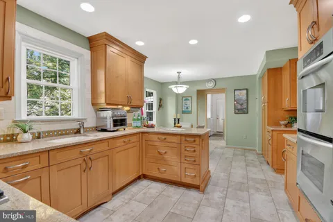 $1,100,000 | 8216 Inverness Hollow Terrace, Potomac, MD 20854