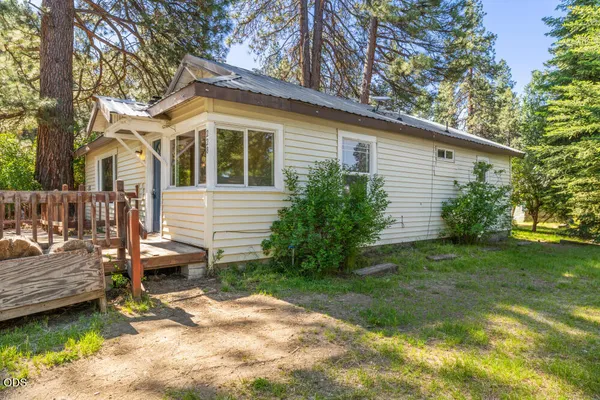 $210,000 | 228 East Schonchin Street, Chiloquin, OR 97624
