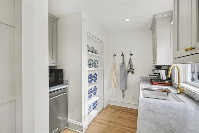 $780,000 | 437 West 59 Terrace, Kansas City, MO 64113