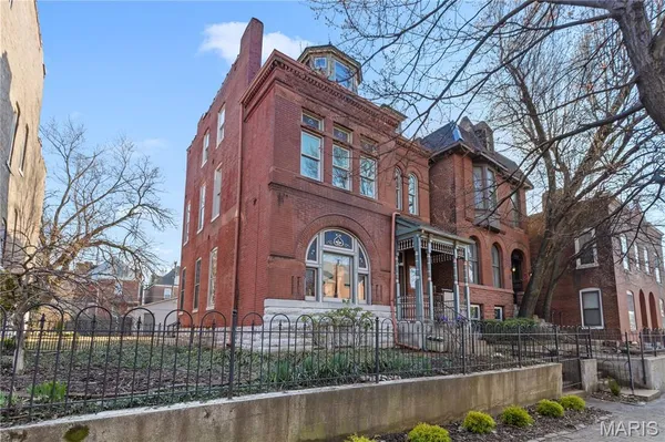 $875,000 | 2346 Albion Place, St. Louis, MO 63104