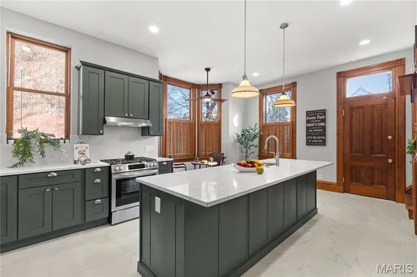 $875,000 | 2346 Albion Place, St. Louis, MO 63104