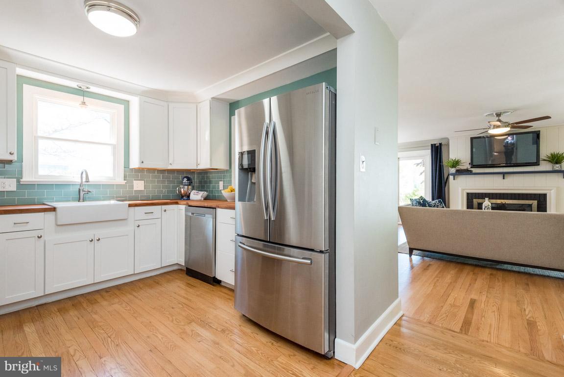 425 Schley Road Annapolis, MD 21401 - Photo 8 of 30 Kitchen