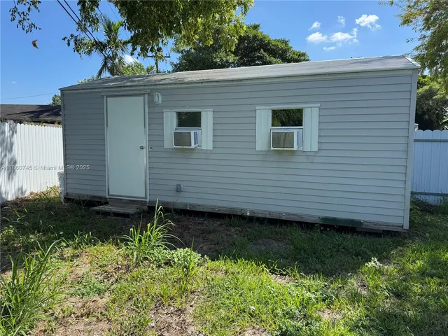 $1,100 | 11751 Southwest 190th Terrace, Unit 1A, Miami, FL 33177