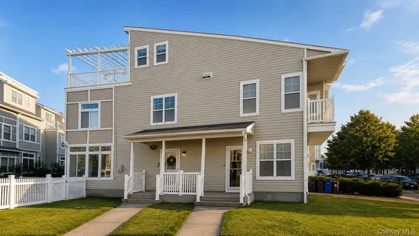 $2,600 | 172 White Sands Way, Unit B | Arverne