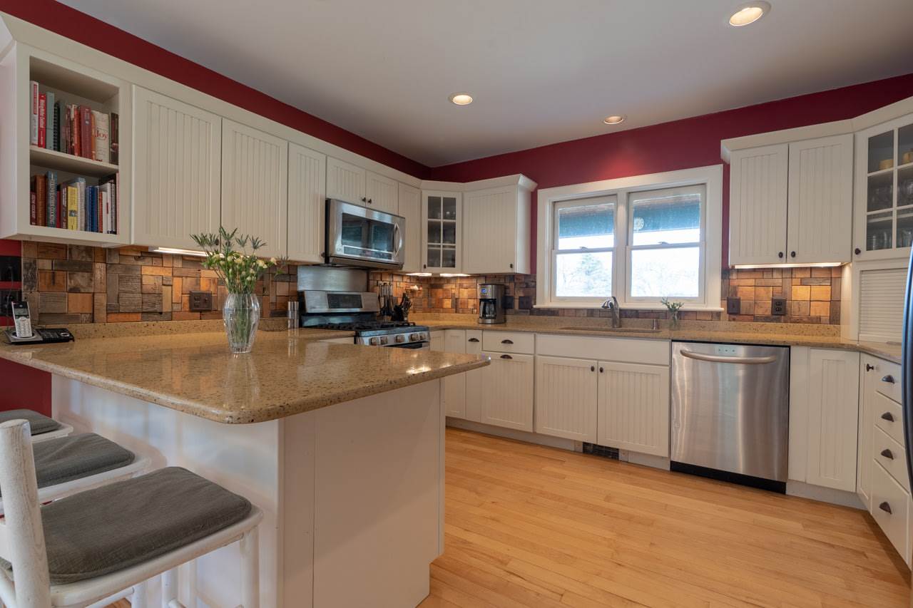 53 South Harvey Farm Road Waterbury, VT 05677 - Photo 1 of 35 Gallery Image 1