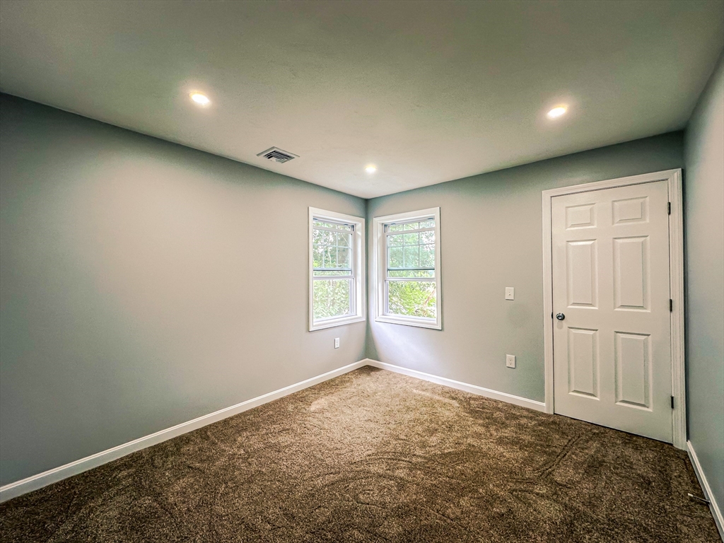 14 Hillside Road Northborough, MA 01532 - Photo 4 of 13 a view of room and window