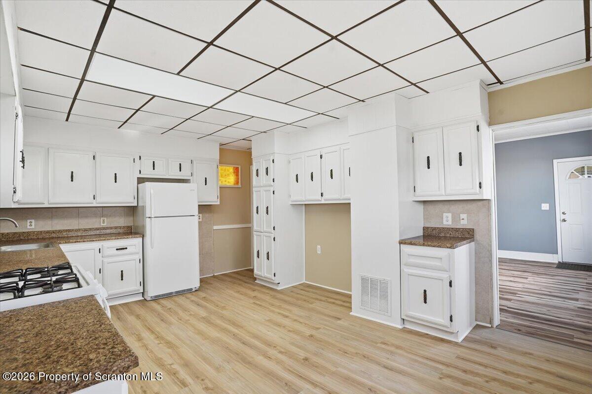 240 Theodore Street Scranton, PA 18508 - Photo 15 of 40 15-240_Theodore_St_013