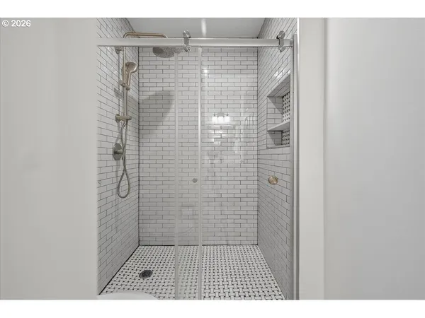 $599,980 | 2704 Southeast 84th Avenue, Portland, OR 97266