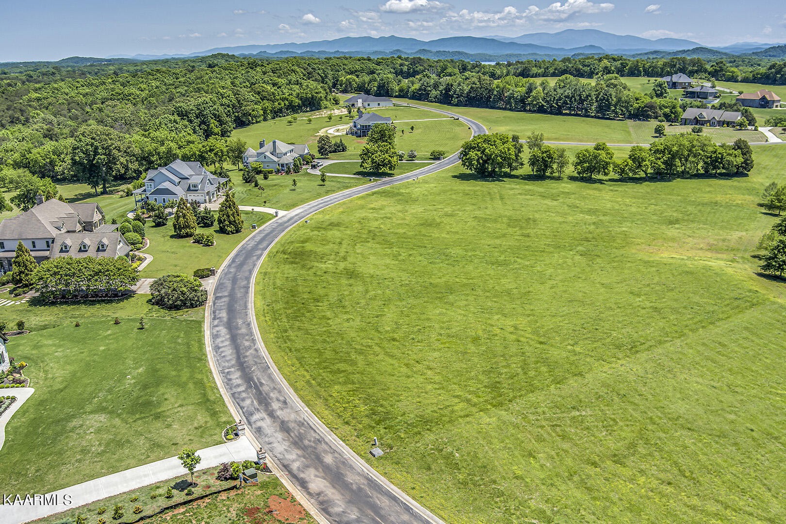185 Thunder Road Vonore, TN 37885 - Photo 5 of 23 Gallery Image 5